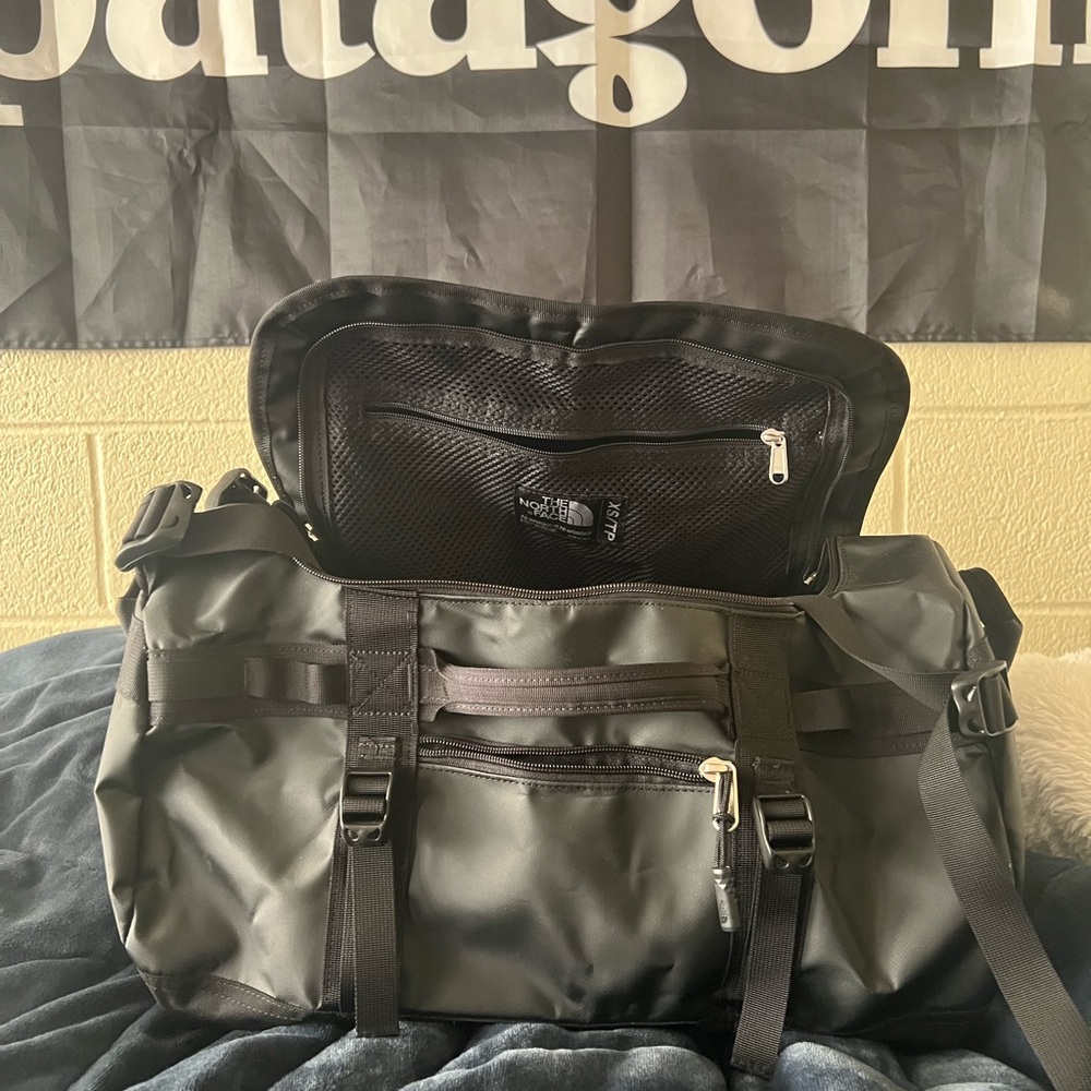 North face base camp Xs duffel 9/10 condition